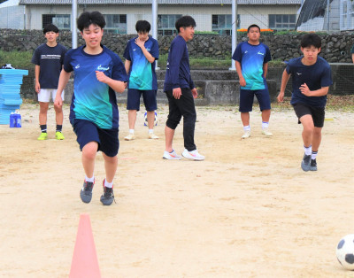 サッカー８